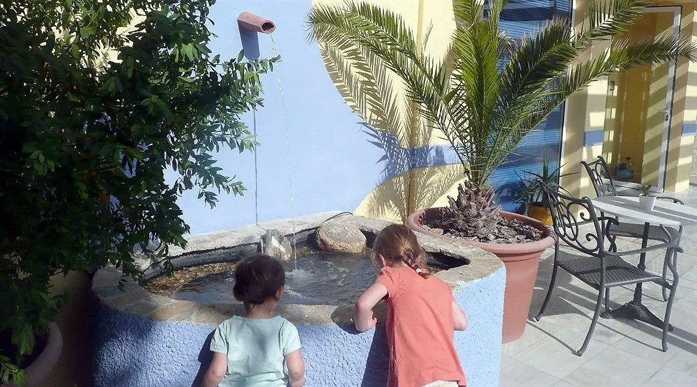 Hotel Tikar Гарруча